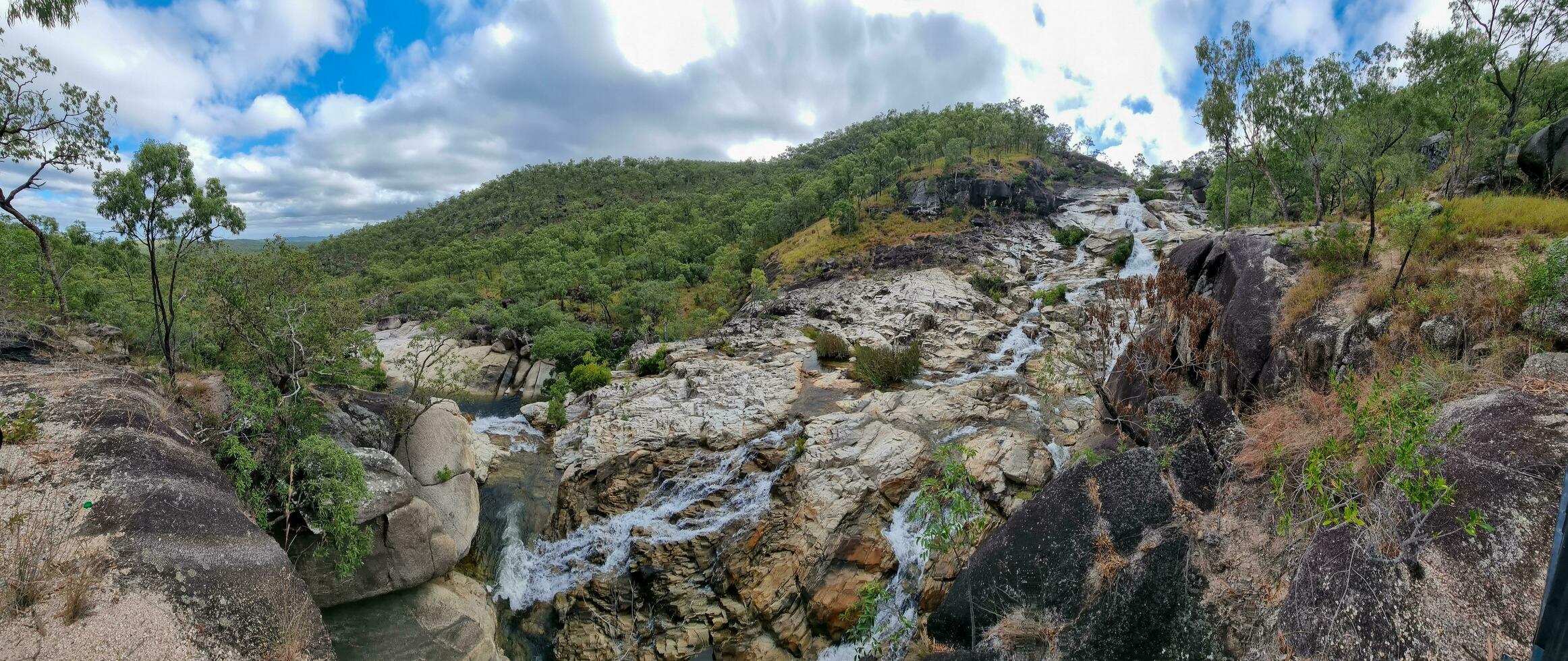 Smeraldo torrente cascate, Queensland, Australia foto