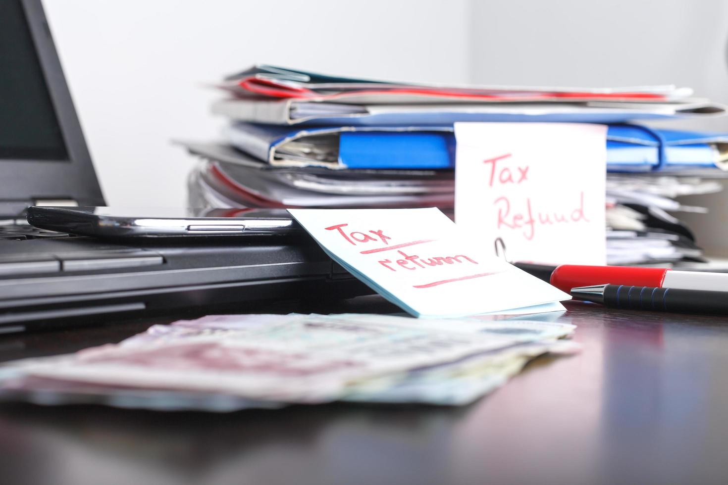 documenti per il rimborso delle tasse, situazione finanziaria, foto