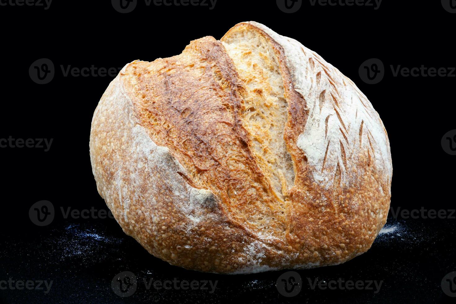 nero segale pane con un' croccante Crosta e un' spugnoso struttura. appena al forno fatti in casa pane. Vermont. dieta. su lievito madre. foto nel alto qualità.