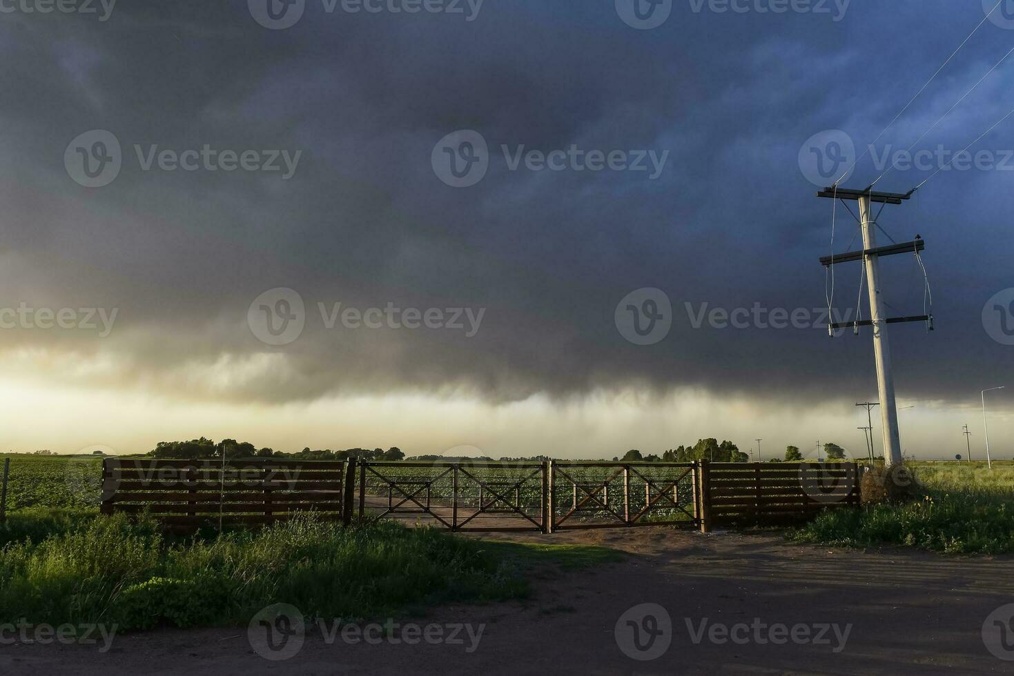 minaccioso tempesta nuvole, pampa, patagonia, argentina foto