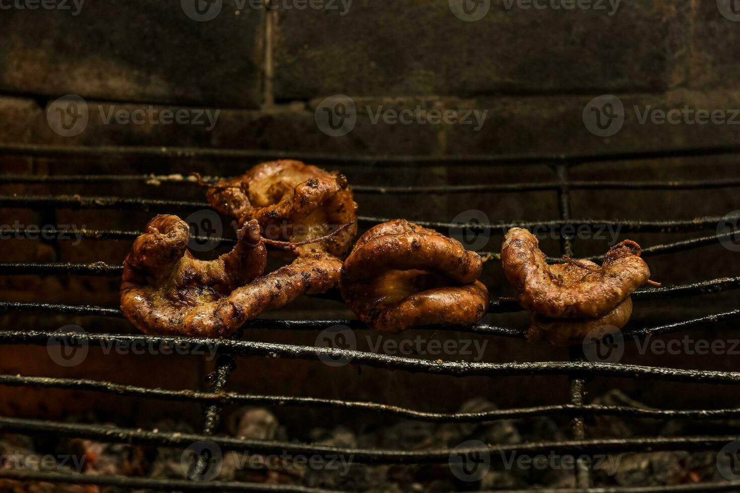 mucca viscere presentata su un' griglia. argentino tradizionale cucina. foto