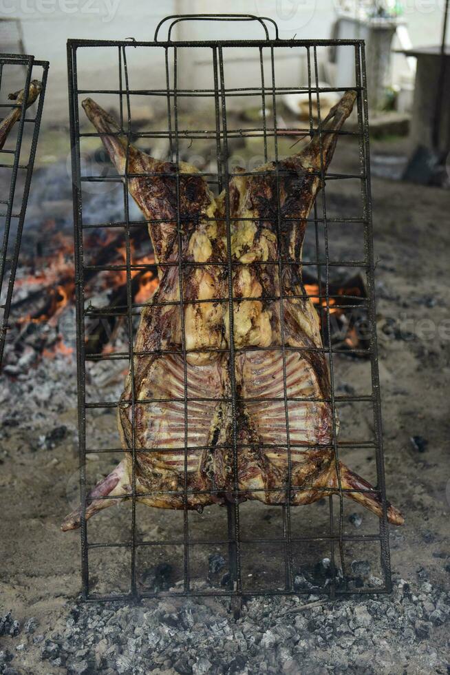 agnello allo spiedo foto