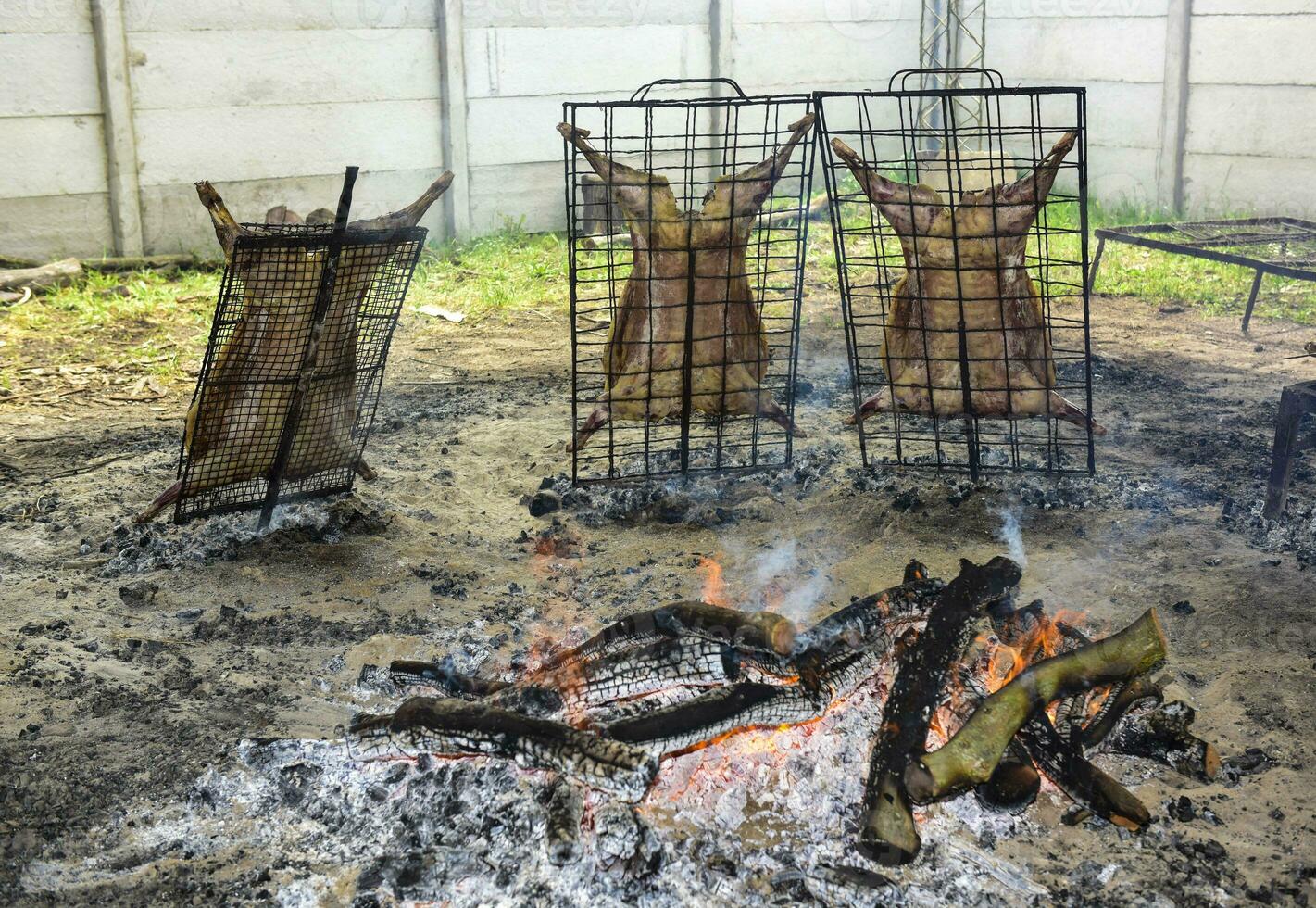 agnello allo spiedo foto