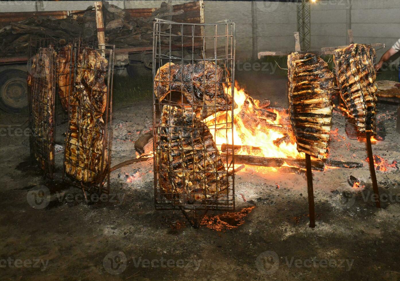 barbecue mucca costole, tradizionale argentino arrosto foto