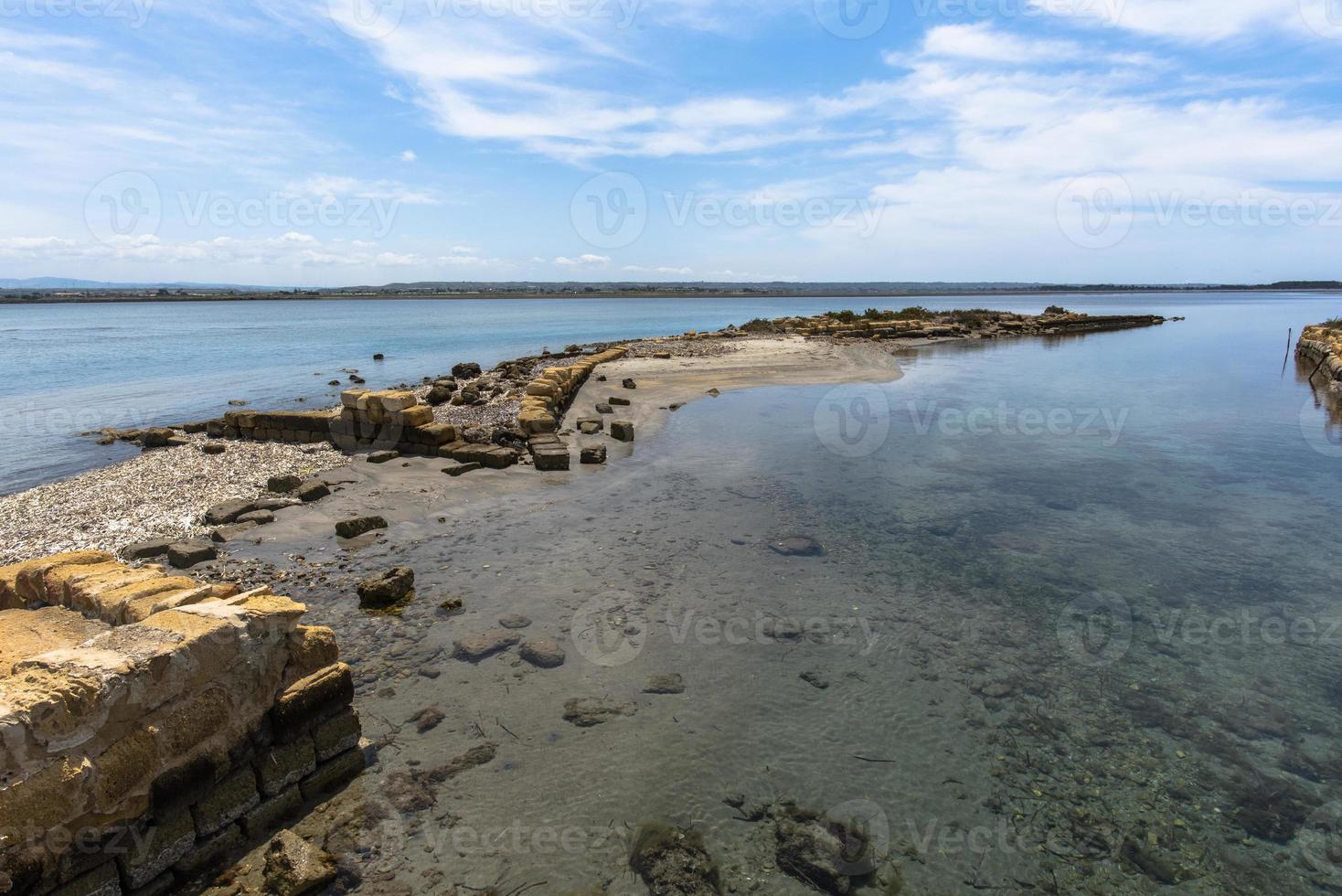 mare laguna e cielo foto