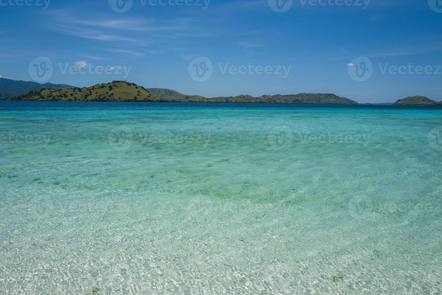 la spiaggia di flores taka makassar foto