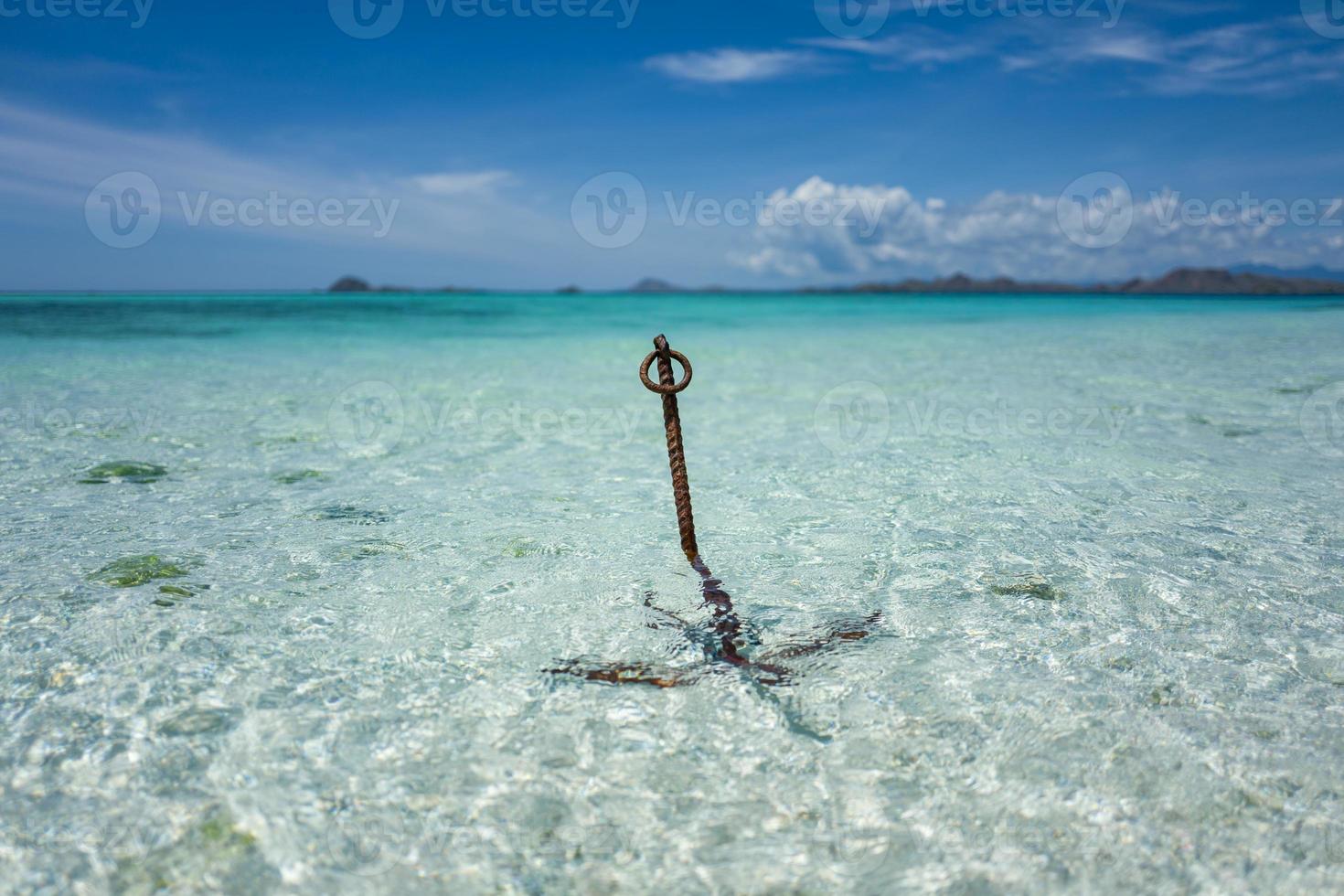 la spiaggia di flores taka makassar foto