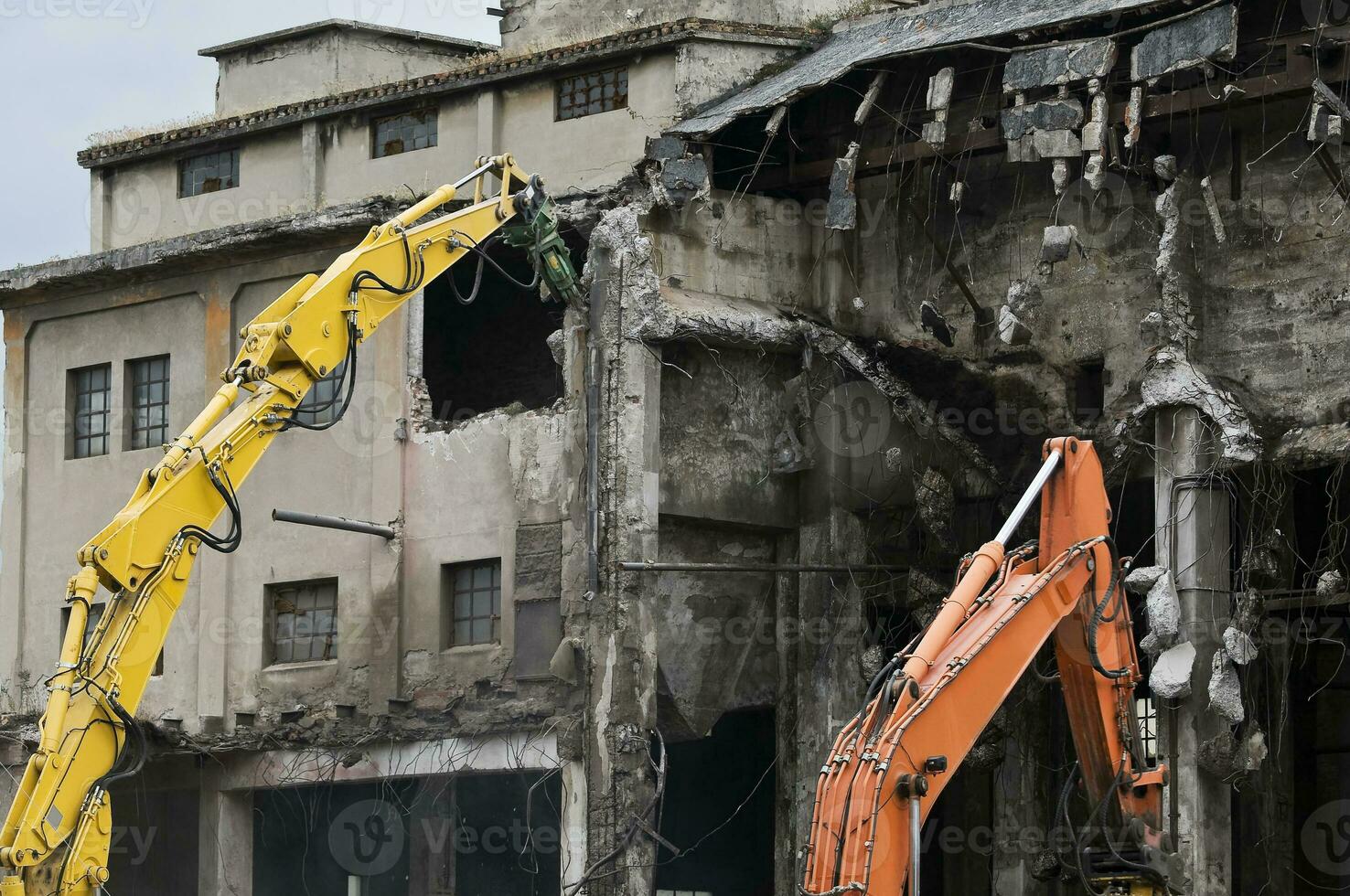 vecchio edificio demolizione foto