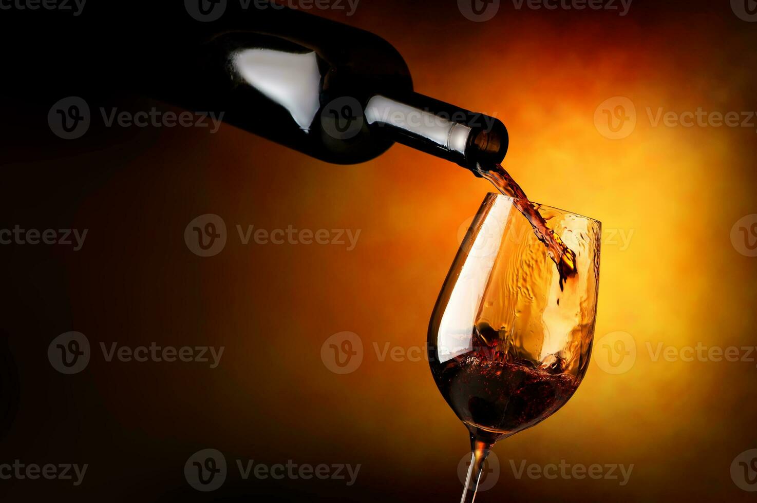 bicchiere di vino su arancia sfondo foto