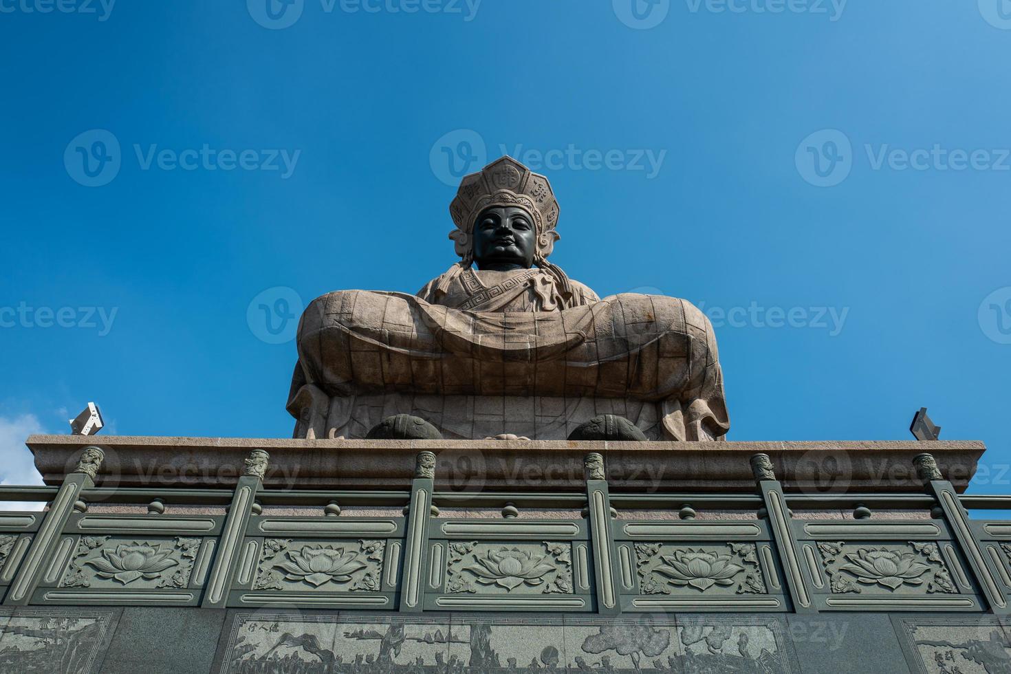 statua in un tempio a kaohsiung foto