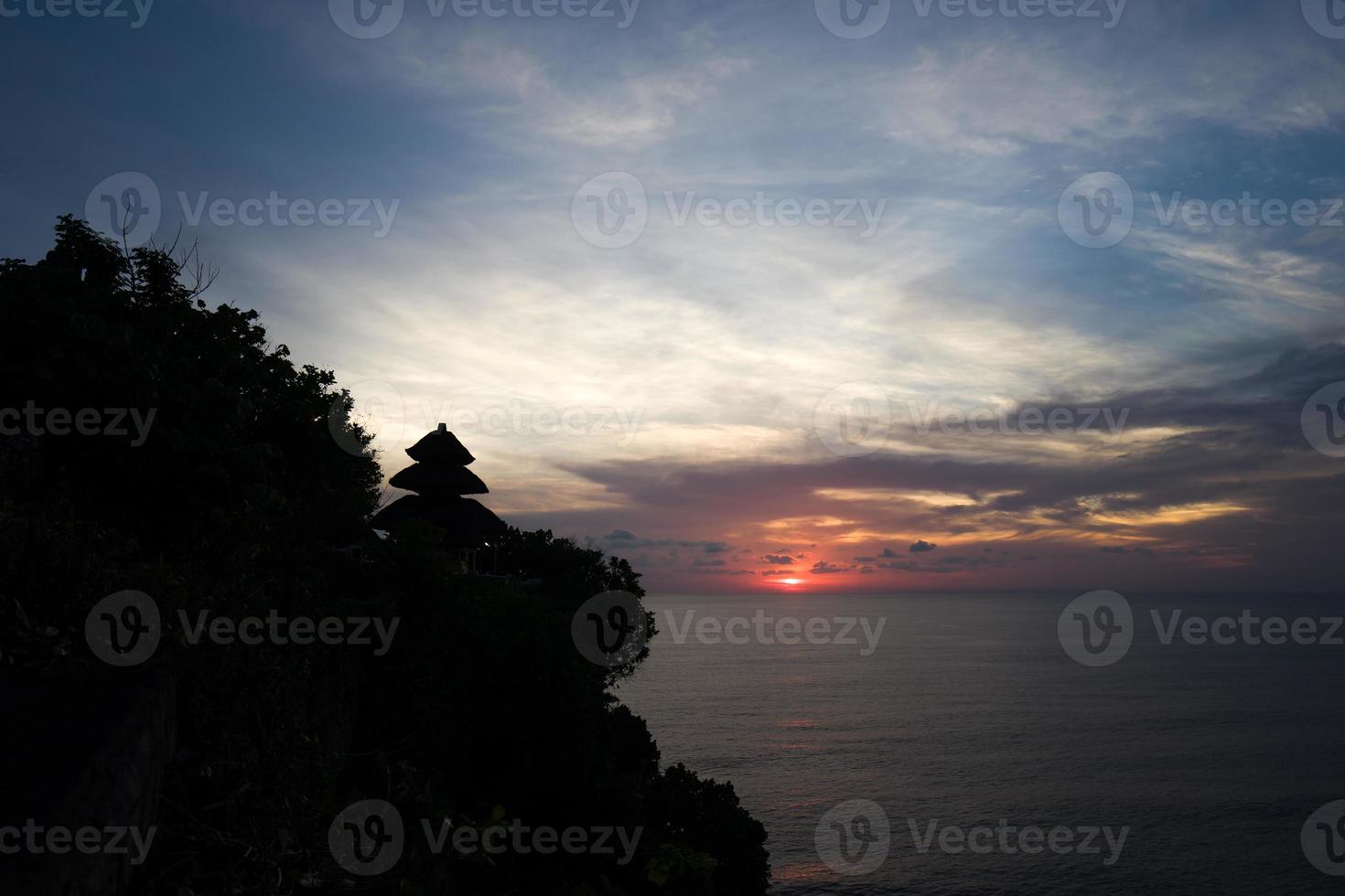 l'area del tempio di uluwatu a bali foto