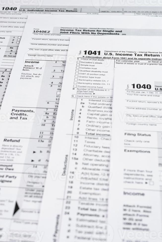 modulo 1040 modulo dichiarazione dei redditi individuale. moduli fiscali degli stati uniti. moduli fiscali americani vuoti. tempo fiscale. foto