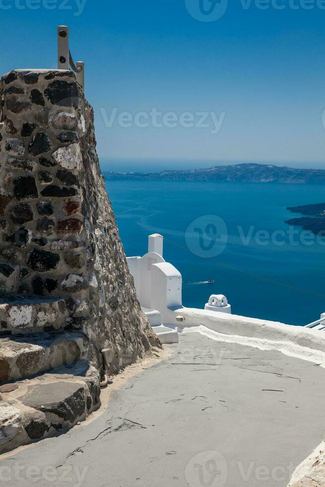 il bellissimo architettura di il città nel santorini isola foto