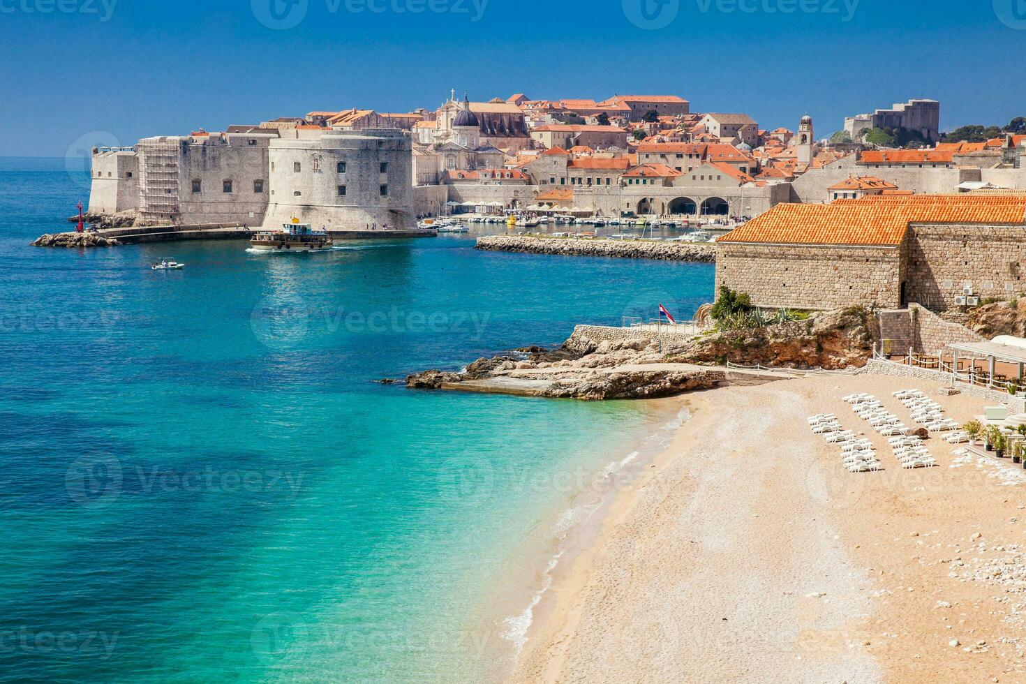 il bellissimo banje spiaggia e dubrovnik città foto