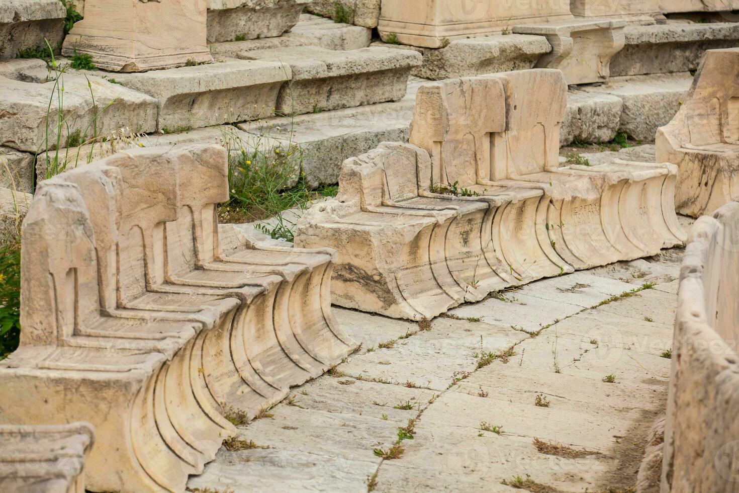 dettaglio di il posti a sedere a il Teatro di Dioniso eleuthereus il maggiore Teatro nel Atene datato per il 6 ° secolo avanti Cristo foto