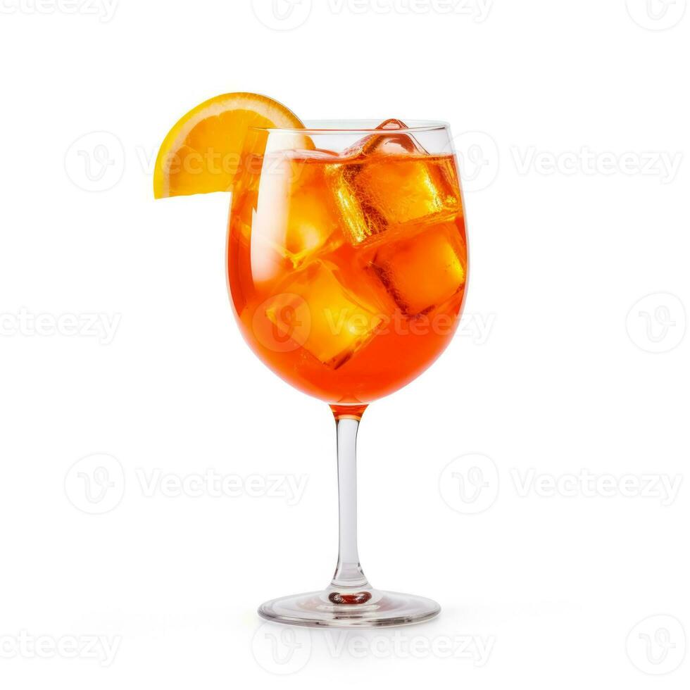 cocktail aperol spruzzare, isolato su bianca sfondo foto