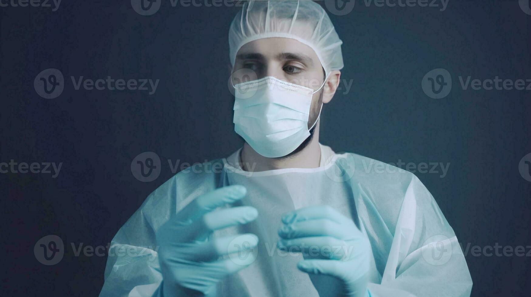 chirurgo medico avvicinamento nel un' maschera, buio blu sfondo isolato. medico assistenza per pazienti. ai generato. foto