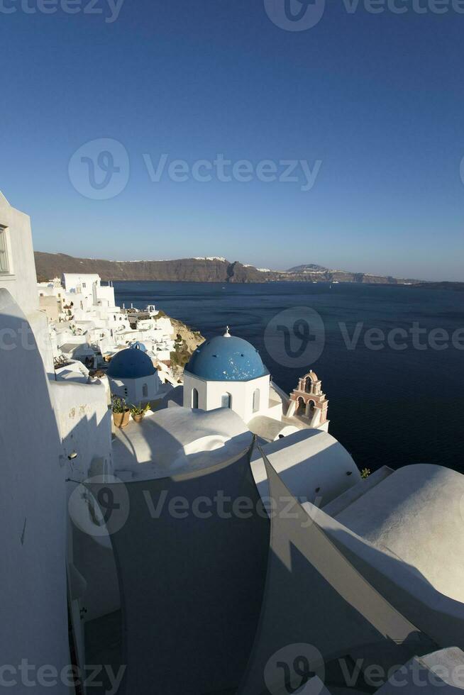 Chiesa di il risurrezione di il signore a Oia villaggio su santorini isola, Grecia foto