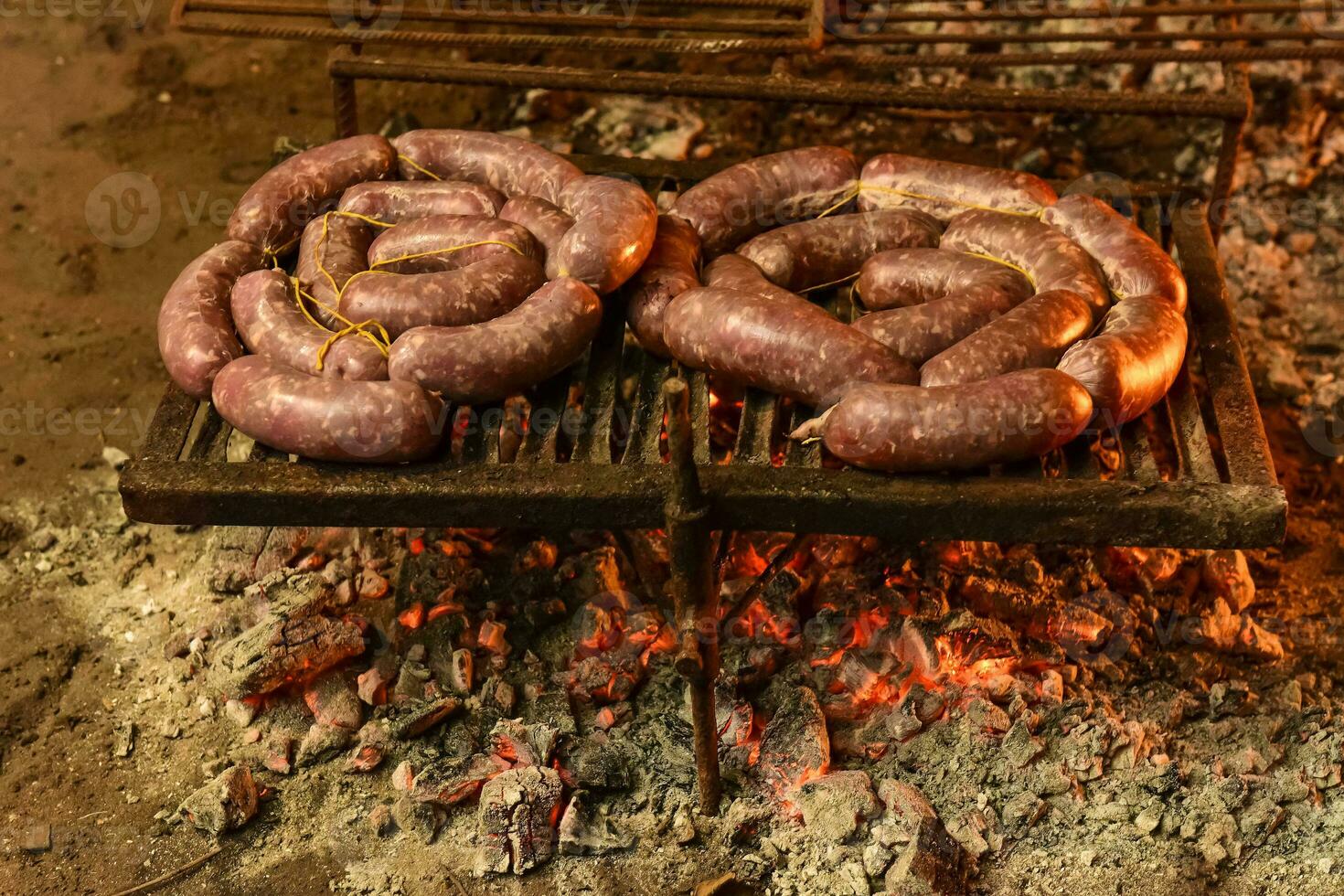 grigliato maiale chorizo, la pampa, argentina foto
