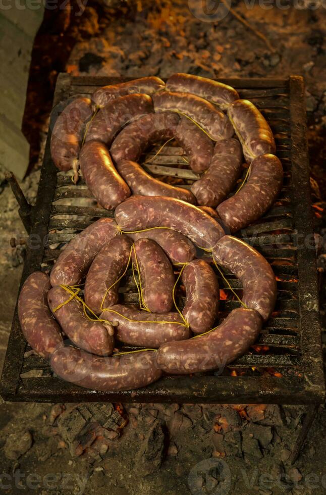 grigliato maiale chorizo, la pampa, argentina foto