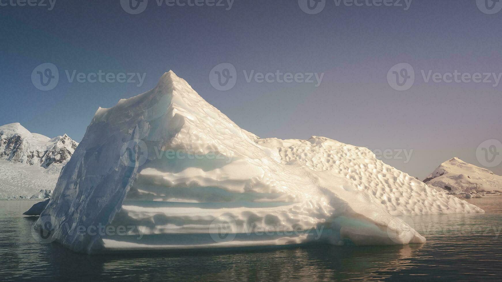 Paradiso baia ghiacciai e montagne, antartico penisola, antartico.. foto