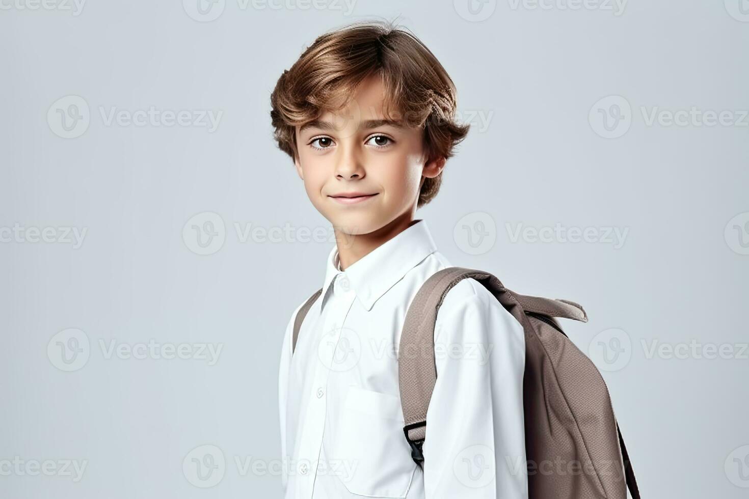 ragazzo pronto per partire per scuola. ai generato foto