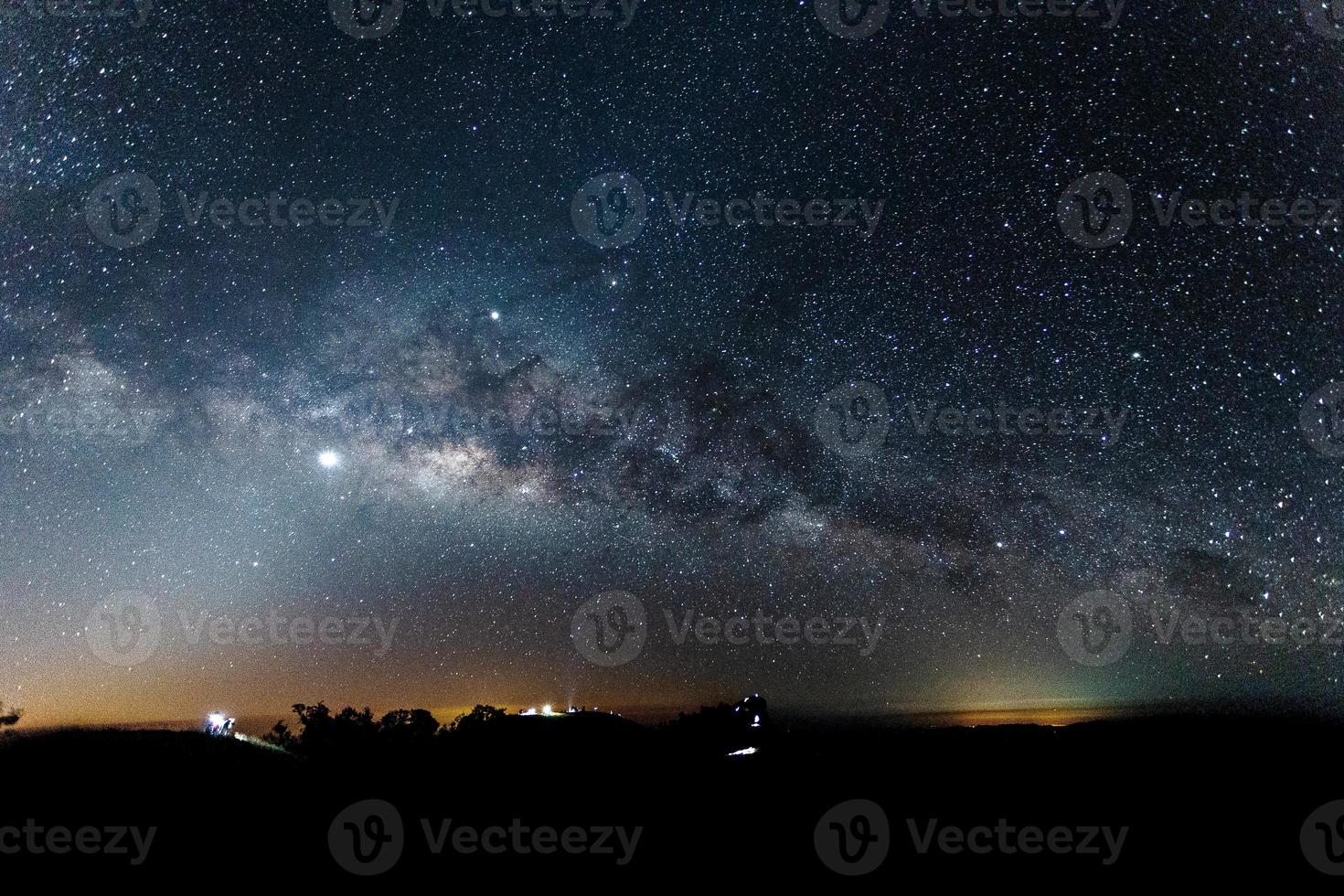 la via lattea è la nostra galassia e luce zodiacale foto