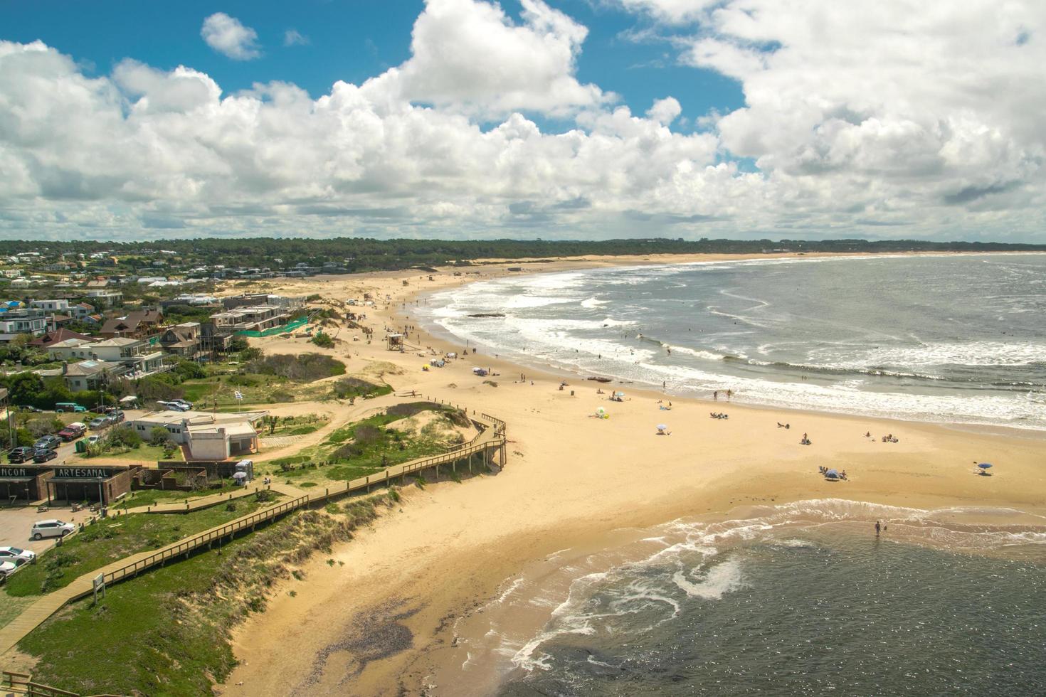 partamento de maldonado, uruguay, 2021 - veduta aerea della spiaggia di jose ignacio foto