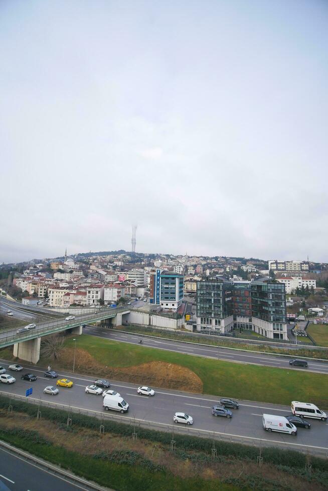 tacchino Istanbul 12 gennaio 2023, traffico nel un' alto lontano nel Istanbul foto