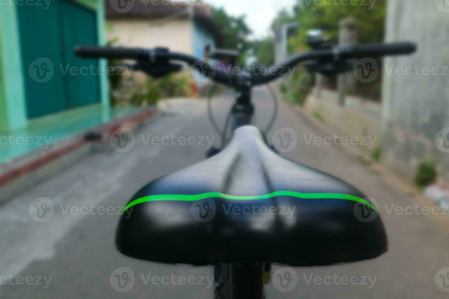 bicicletta posto a sedere o nero sella e reggisella isolato su bianca sfondo foto