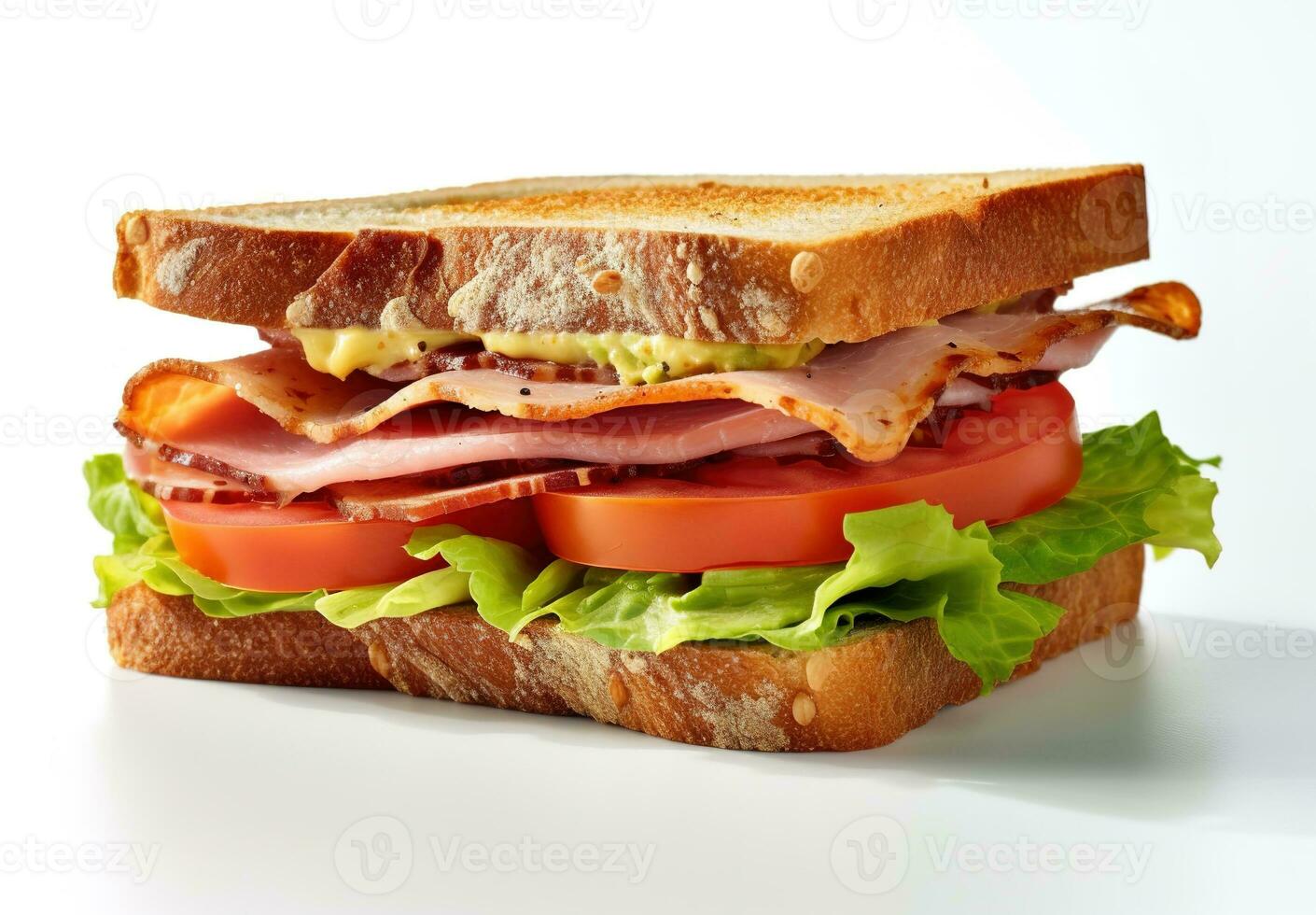 Sandwich con prosciutto, formaggio, pomodoro e lattuga su bianca sfondo foto