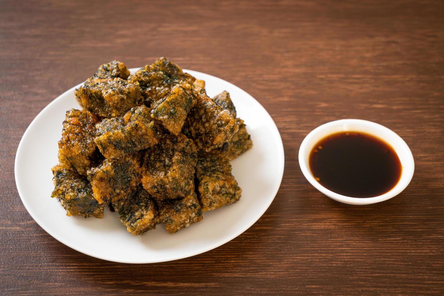 gnocco cinese fritto con erba cipollina foto