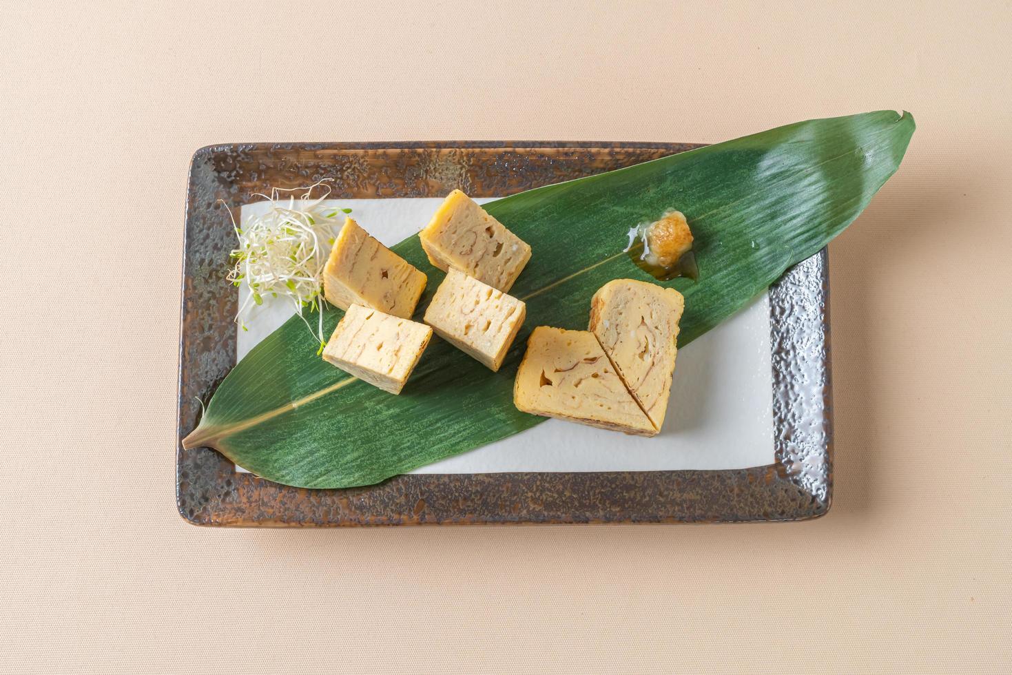 tamagoyaki, frittata arrotolata giapponese foto