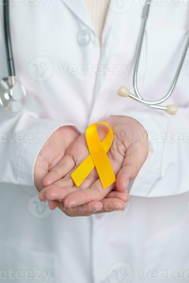 giallo settembre, suicidio prevenzione giorno, infanzia, sarcoma, osso e Vescica urinaria cancro consapevolezza mese, giallo nastro per supporto persone vita e malattia. assistenza sanitaria e mondo cancro giorno concetto foto