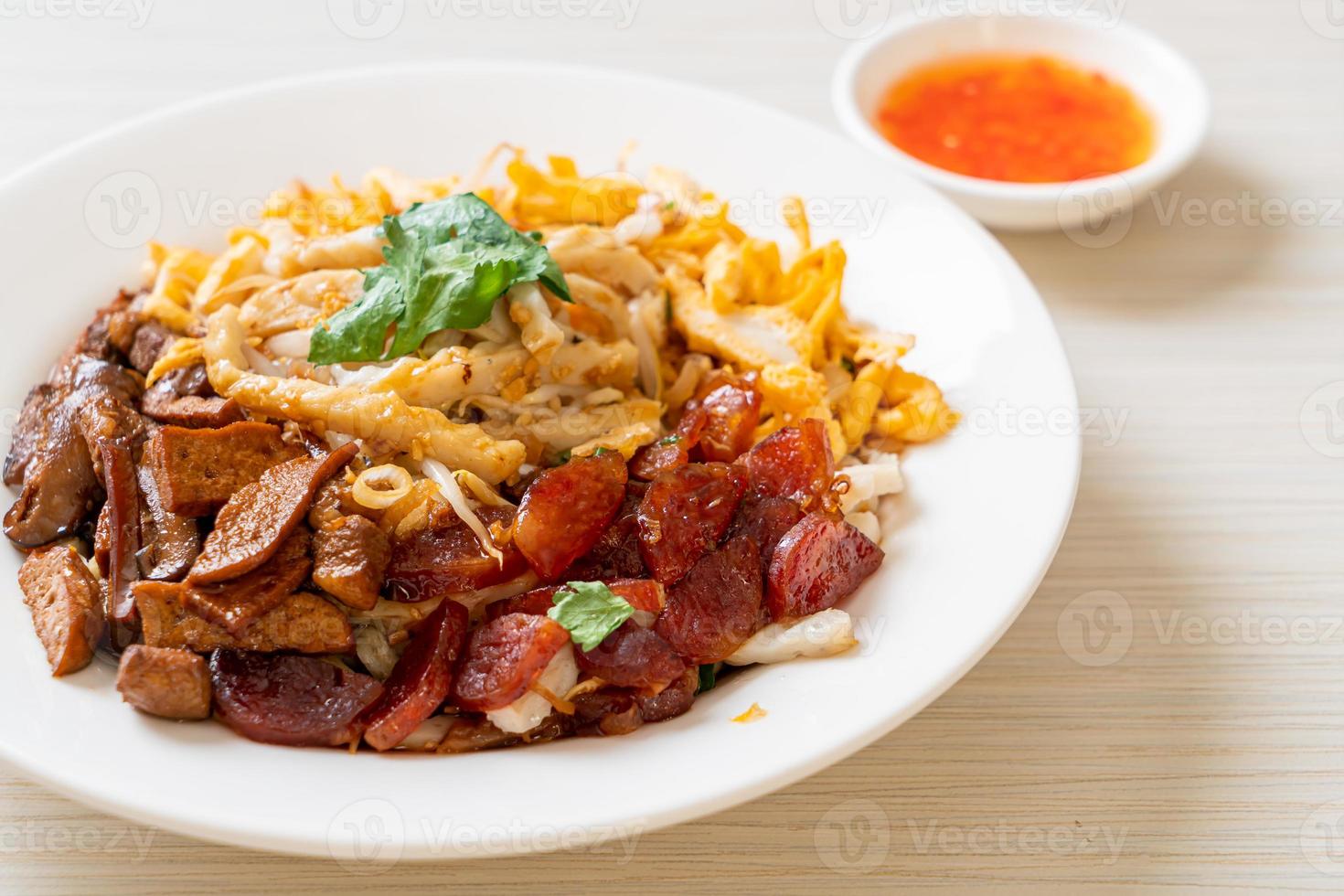 spaghetti cinesi di pesce al vapore foto