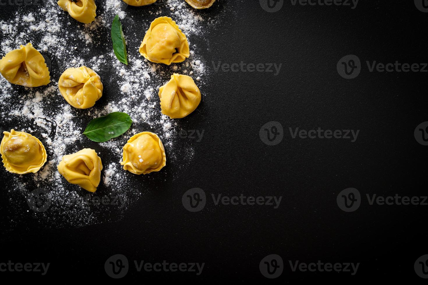 tortellini tradizionali italiani foto