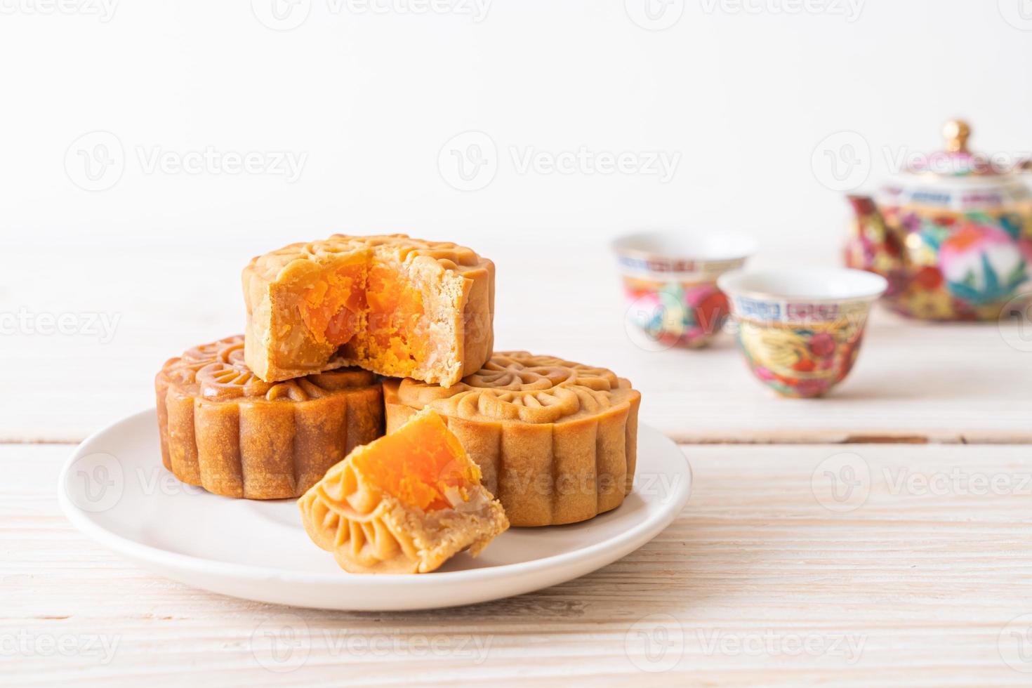 torta di luna cinese durian e sapore di tuorlo d'uovo foto