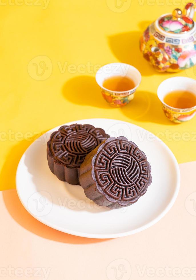 torta di luna al gusto cioccolato fondente foto