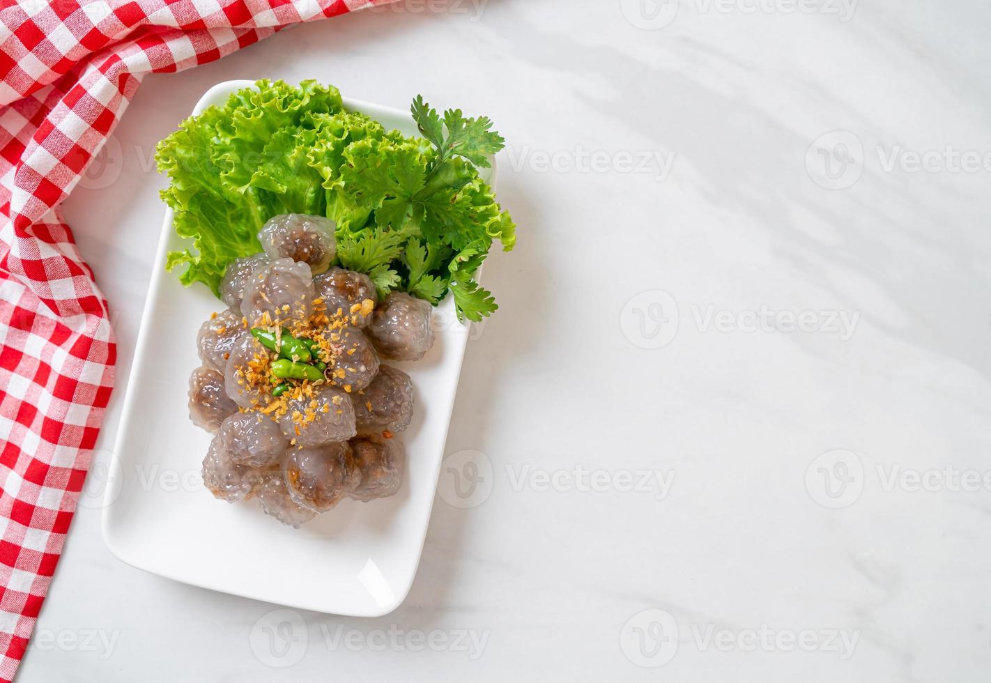 gnocchi di tapioca al vapore con maiale foto