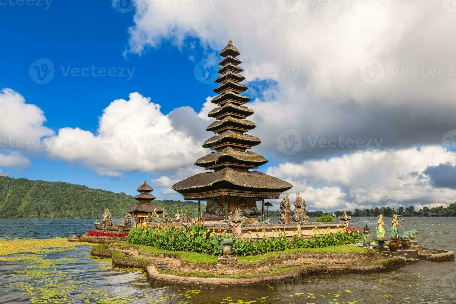 pura ulun danu bratano, un' indù shaivite tempio nel Bali, Indonesia. foto