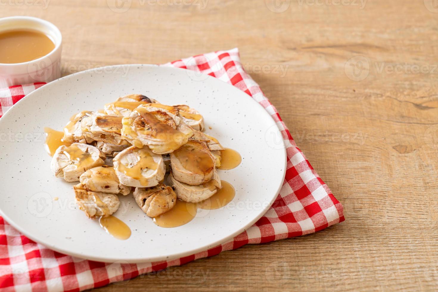 grigliate di banana con salsa al caramello foto