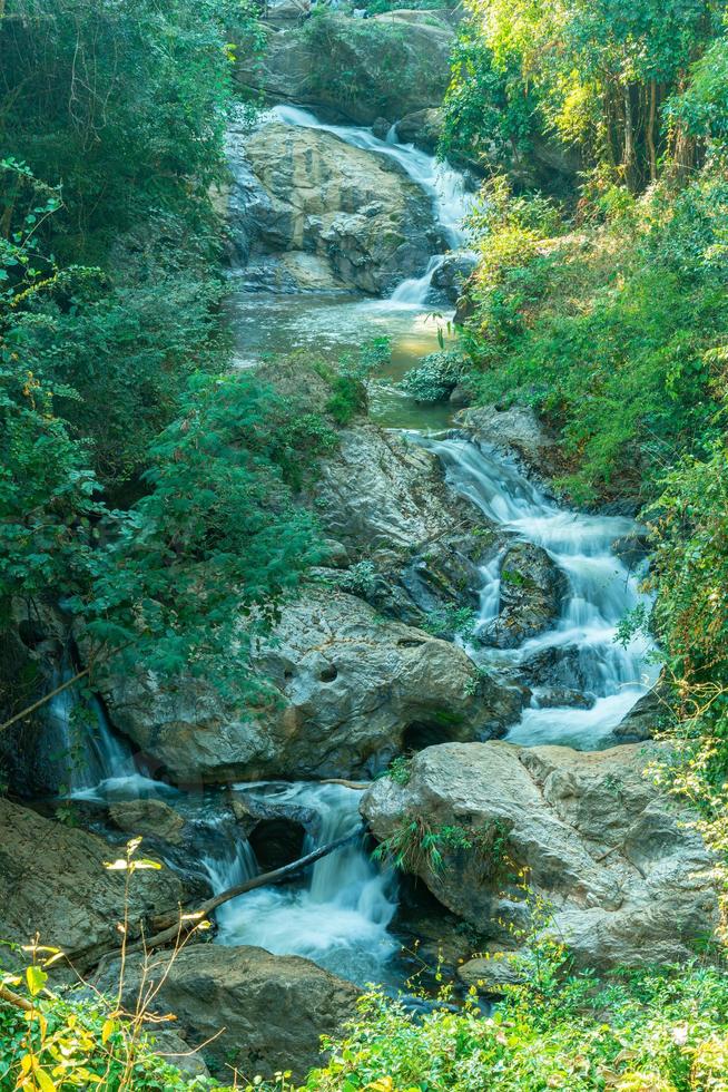 mae sa cascata in thailandia foto