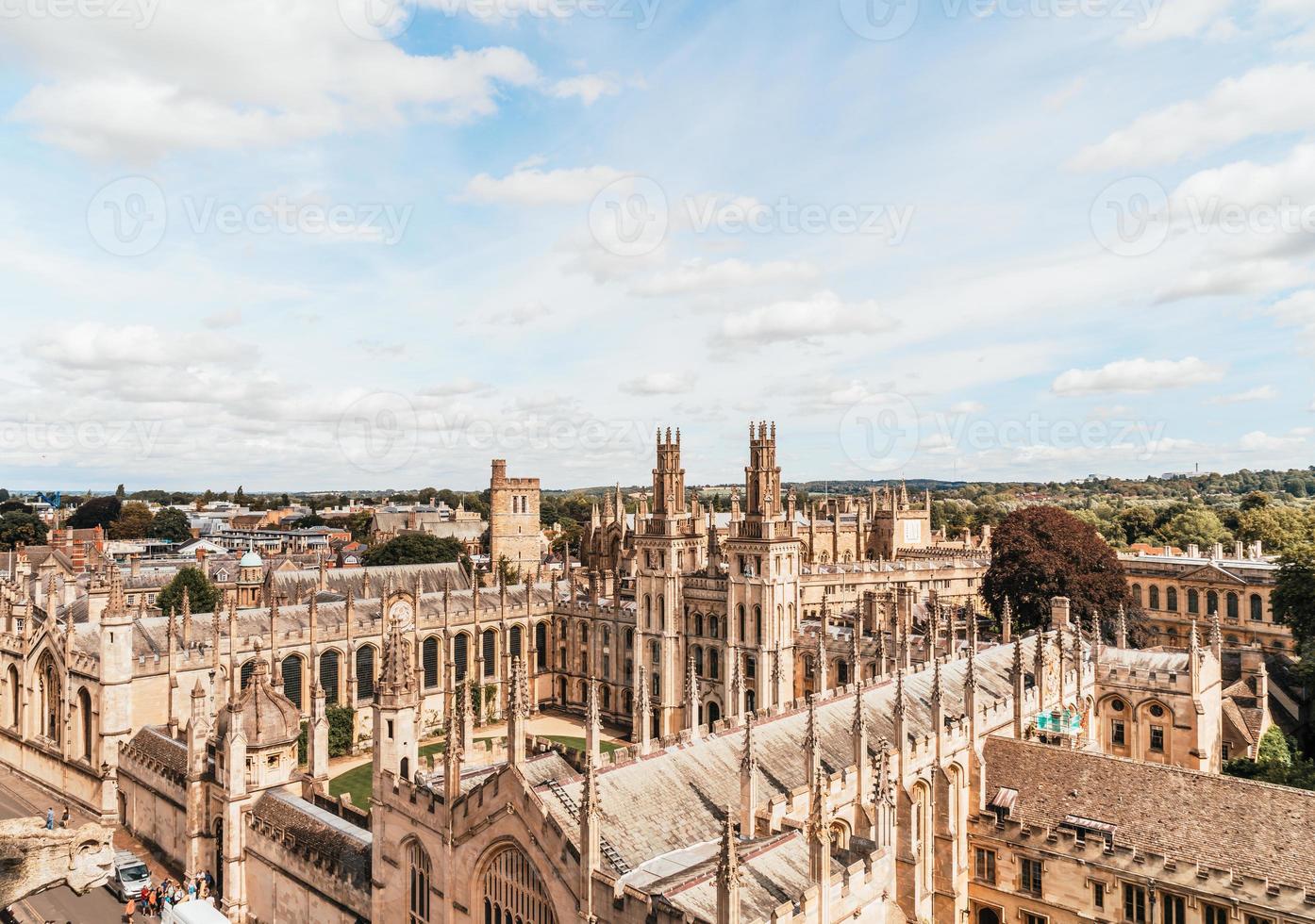 Vista ad alto angolo di High Street della città di Oxford, Regno Unito foto