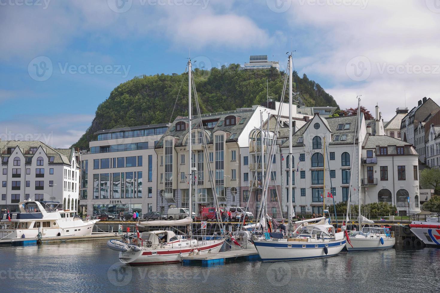 vista di alesund, norvegia foto