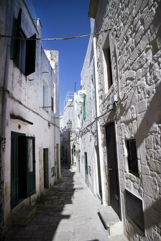 il bianca strade di ostuni foto