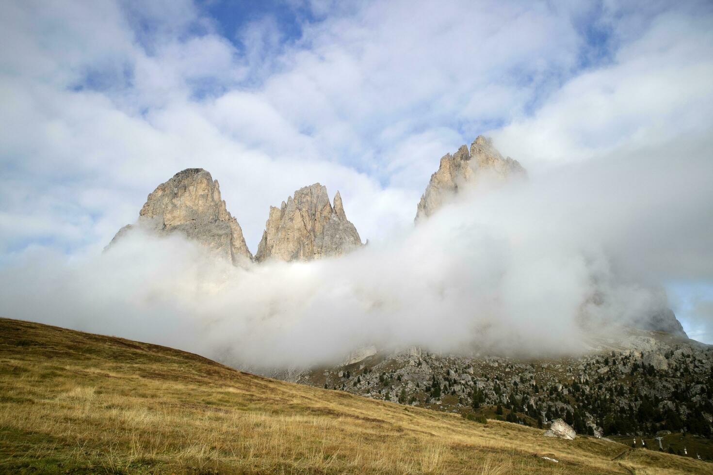 il montagne di il dolomiti gruppo Visualizza di il sasso Lungo foto