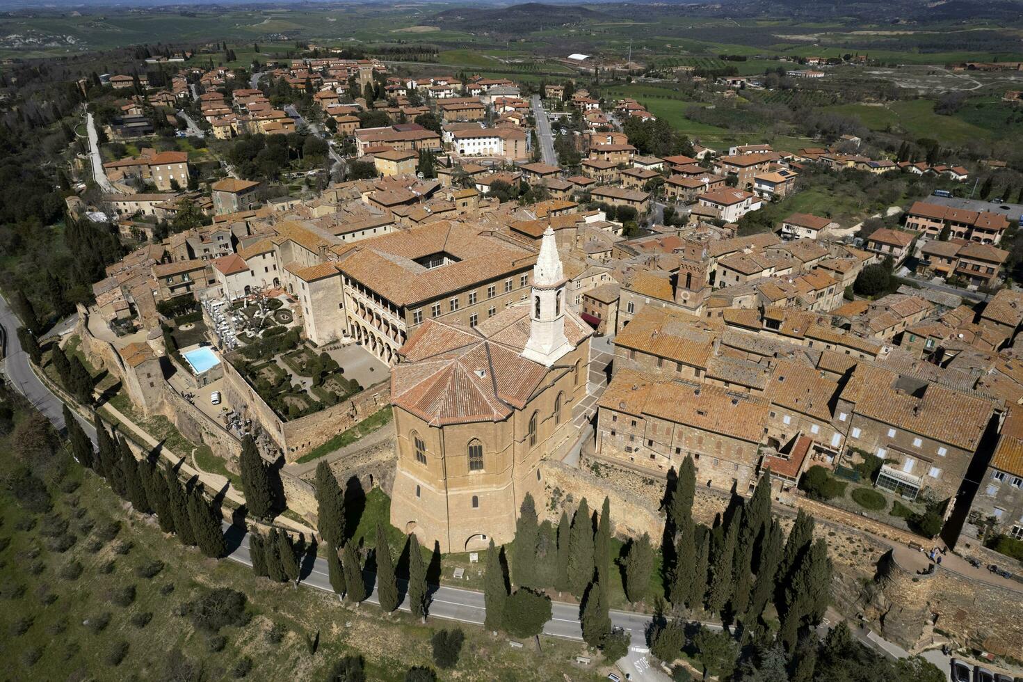 aereo Visualizza di il medievale villaggio di pienza siena foto