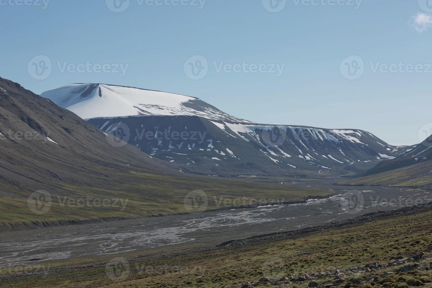 paesaggio vicino a longyearbyen, spitsbergen, norvegia foto