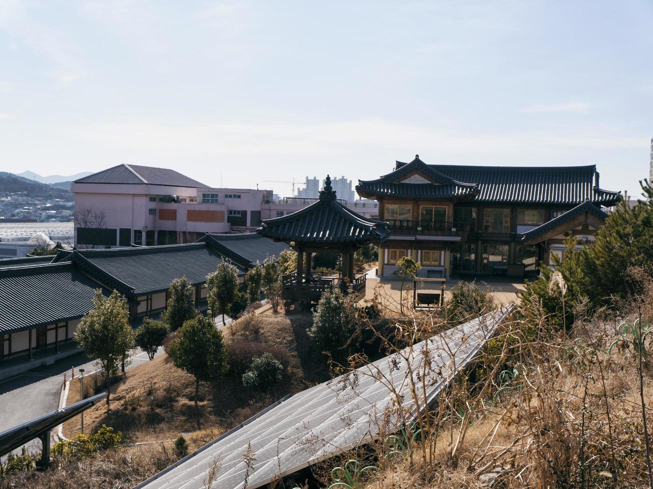 case asiatiche nel quartiere residenziale della città di yeosu. Corea del Sud foto