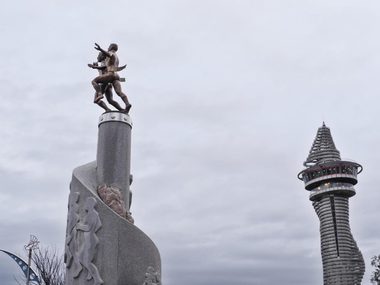 sculture nel parco nel centro della città di sokcho. Corea del Sud. gennaio 2018 foto